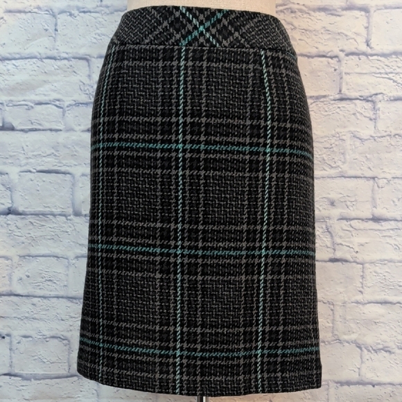 Chadwicks Dresses & Skirts - Chadwicks Black, Gray, & Aqua Wool Blend Plaid Pencil Skirt - Size 4 Petite